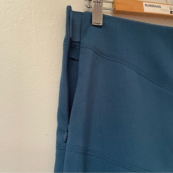 LOFT flutter mini skirt size 4 - Picture 4 of 6